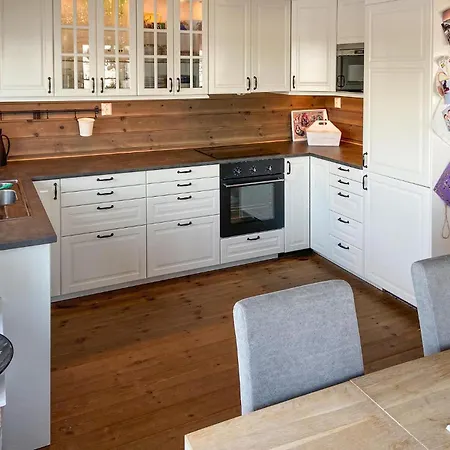 5 Bedroom Gorgeous In 度假居 *